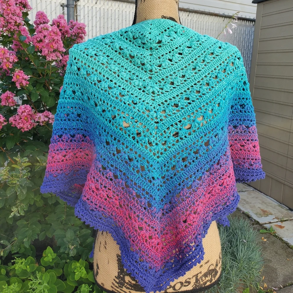💖 New Handmade Crochet Light weighted Baktus / Shawl / Scarf